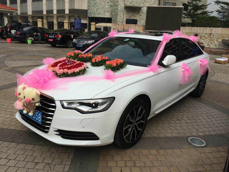 奥迪A4L婚礼花车